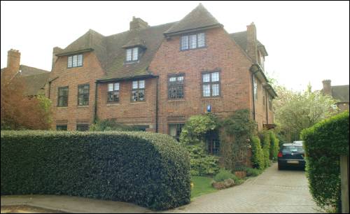 10 Heath Close